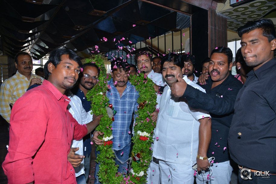 Vangaveeti-Team-at-Devi-Theater